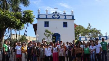 Comunidade local e acadêmica juntas na Oficina de Criação Joias da Barra.